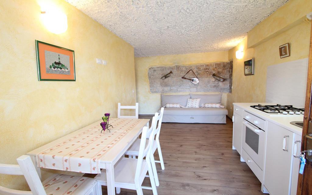 Apartments Midea 2 Rovinj Bilik gambar